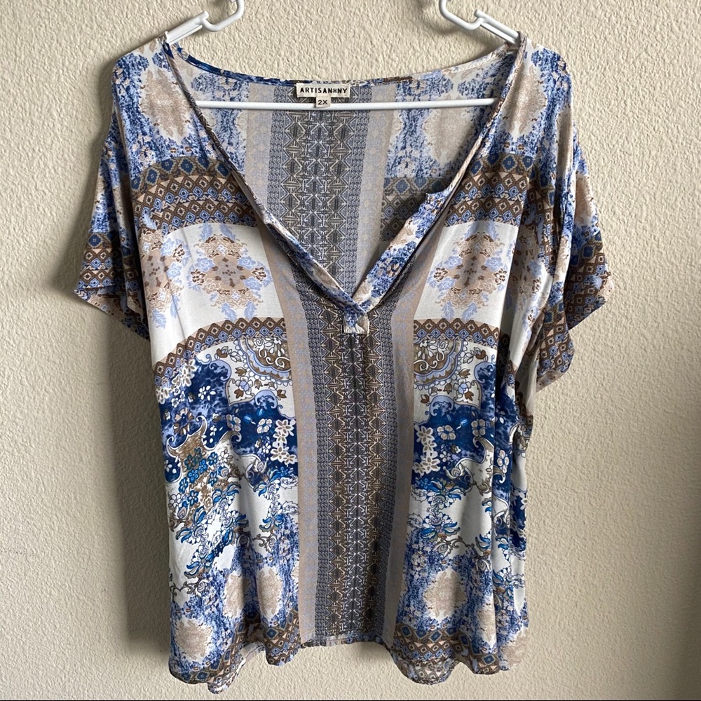 🤎Like New🤎 Artisan Paisley V-neck blouse